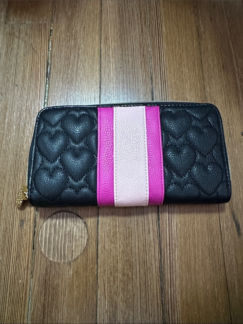 Betsey Johnson Black Quilted Heart Zip Wallet with Pink Center Stripe